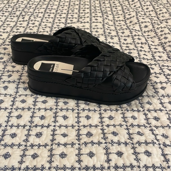 Excellent condition Dolce Vita slide. Black size 8.5 - Picture 3 of 6